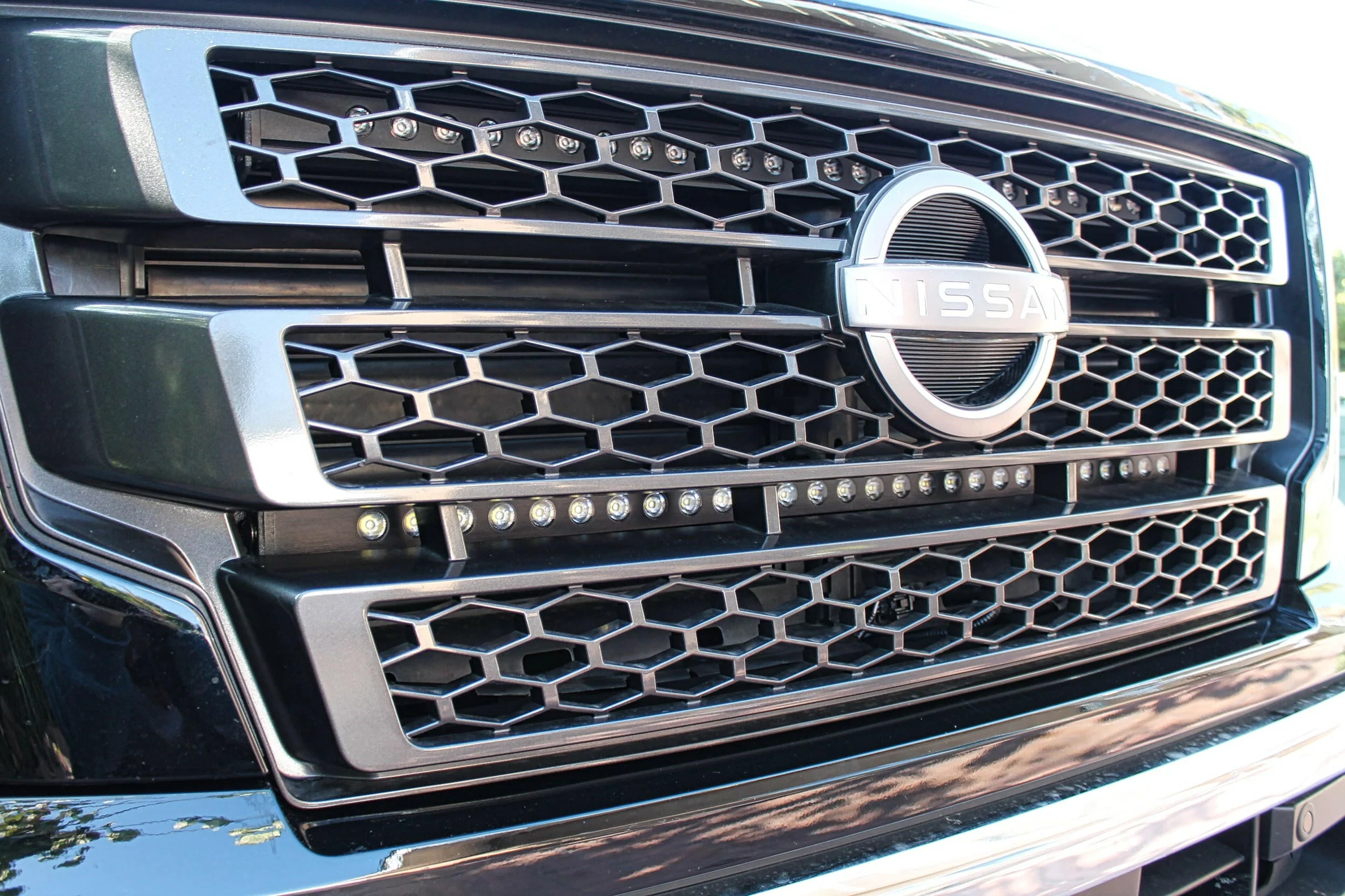 2017+ Nissan Titan Dual 30s Light Bars - Image 3