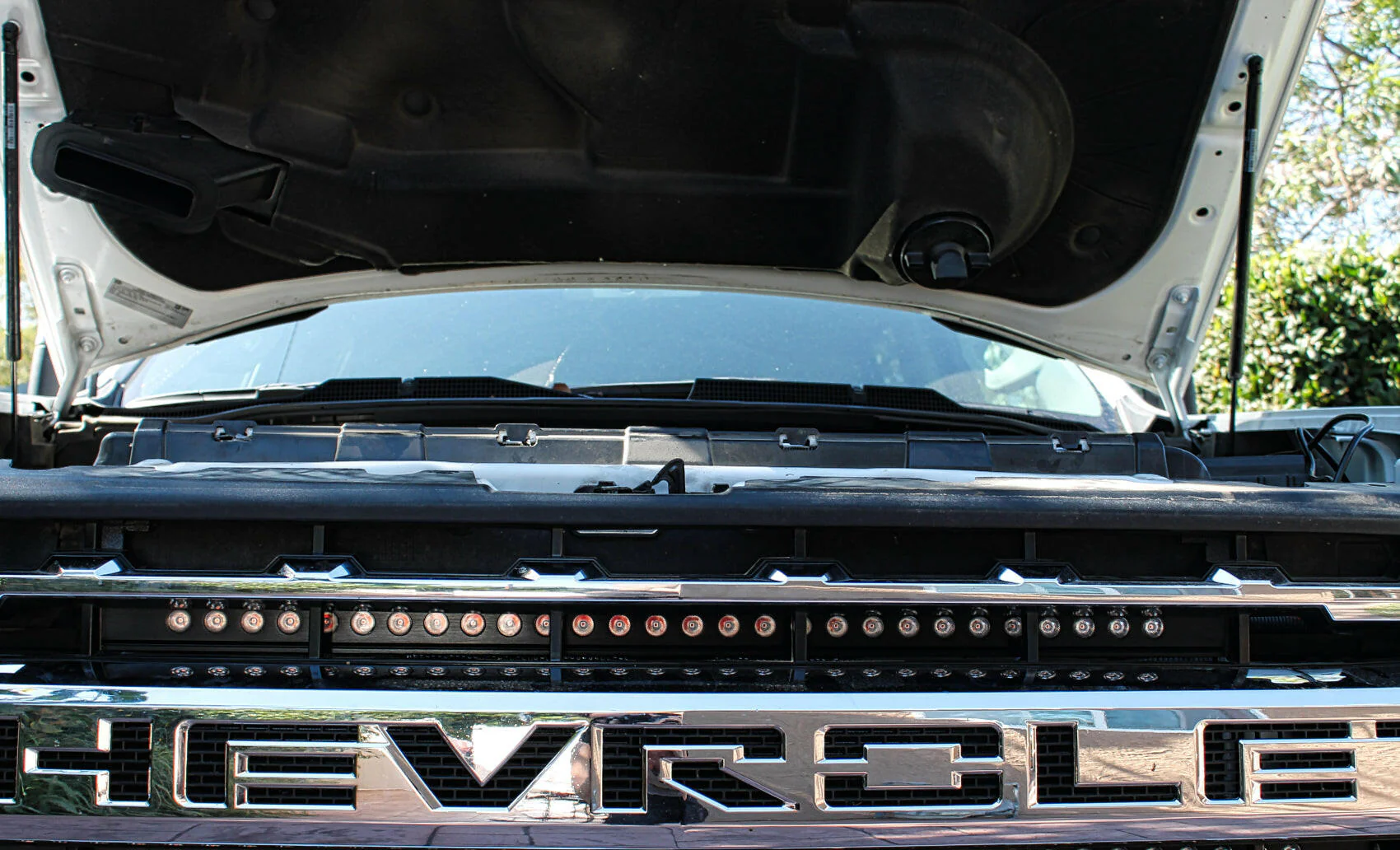 2020+ Chevrolet Silverado 2500/3500HD Single 30in Light Bar - Image 3