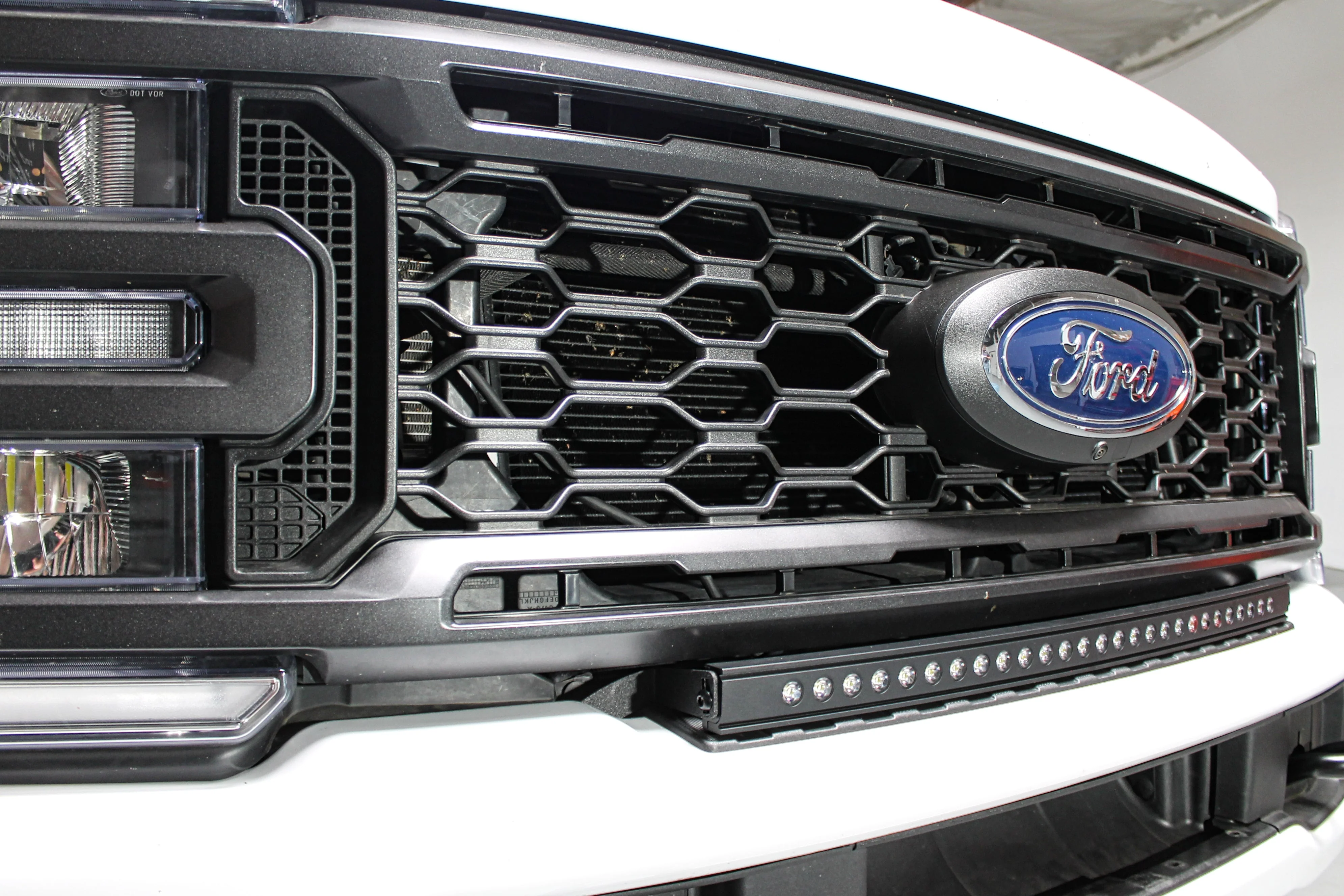 2023+ Ford Super Duty F250/350/450 30in Light Bar -  Slim - Image 3