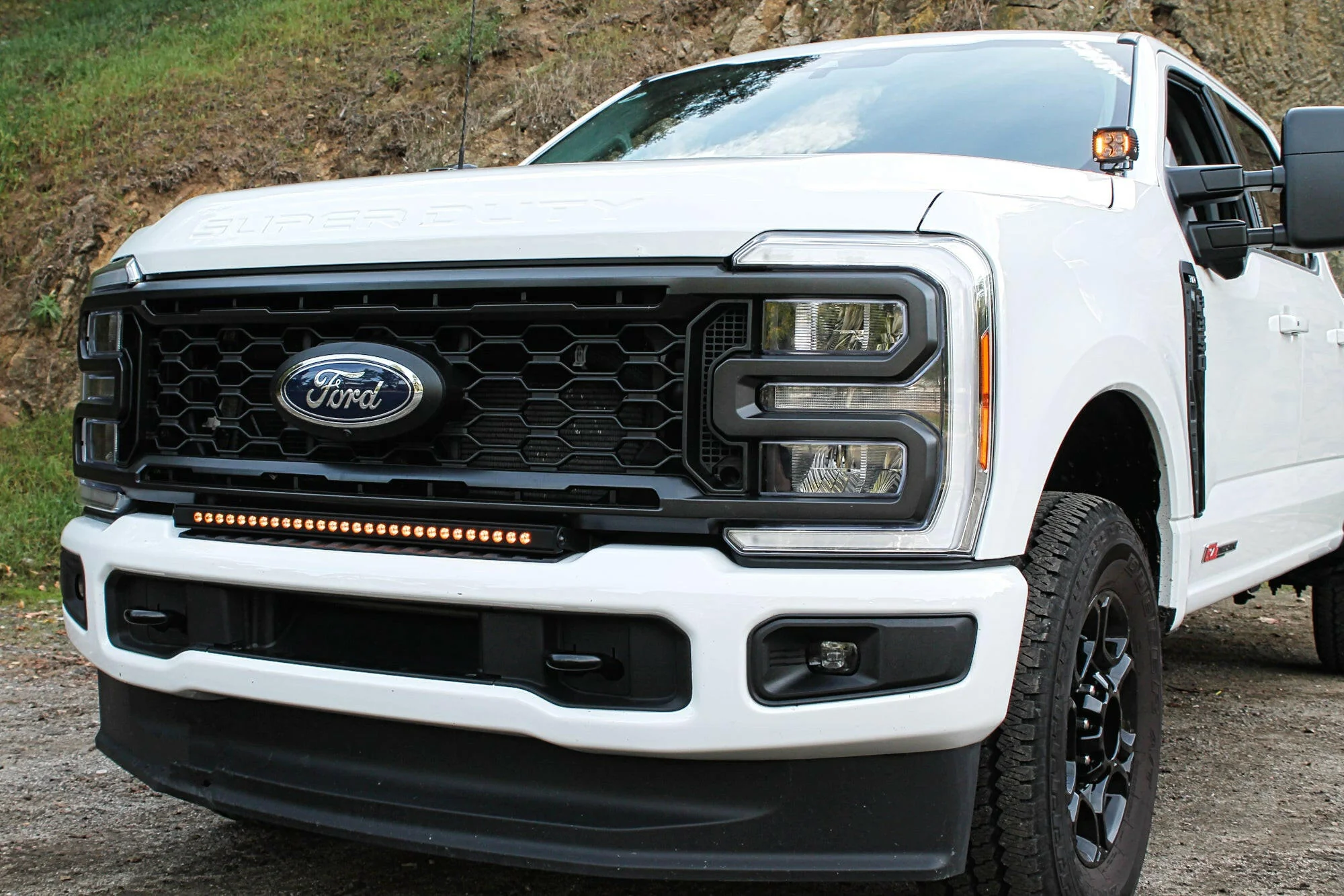 2023+ Ford Super Duty F250/350/450 Hood Mount Kit/Ditch Lights - Image 3