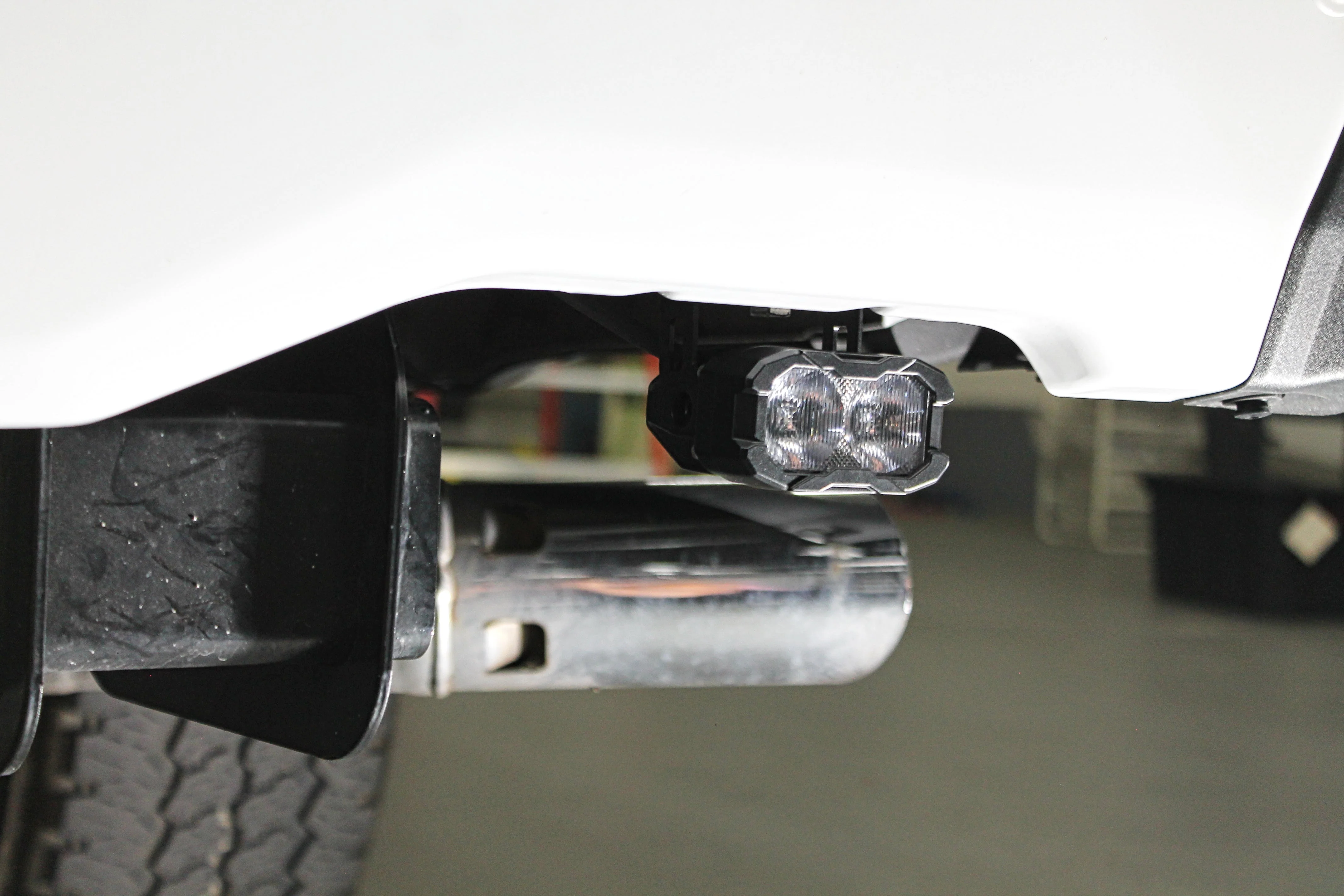 2023+ Ford Super Duty F250 F350 F450 Reverse Light - Image 3