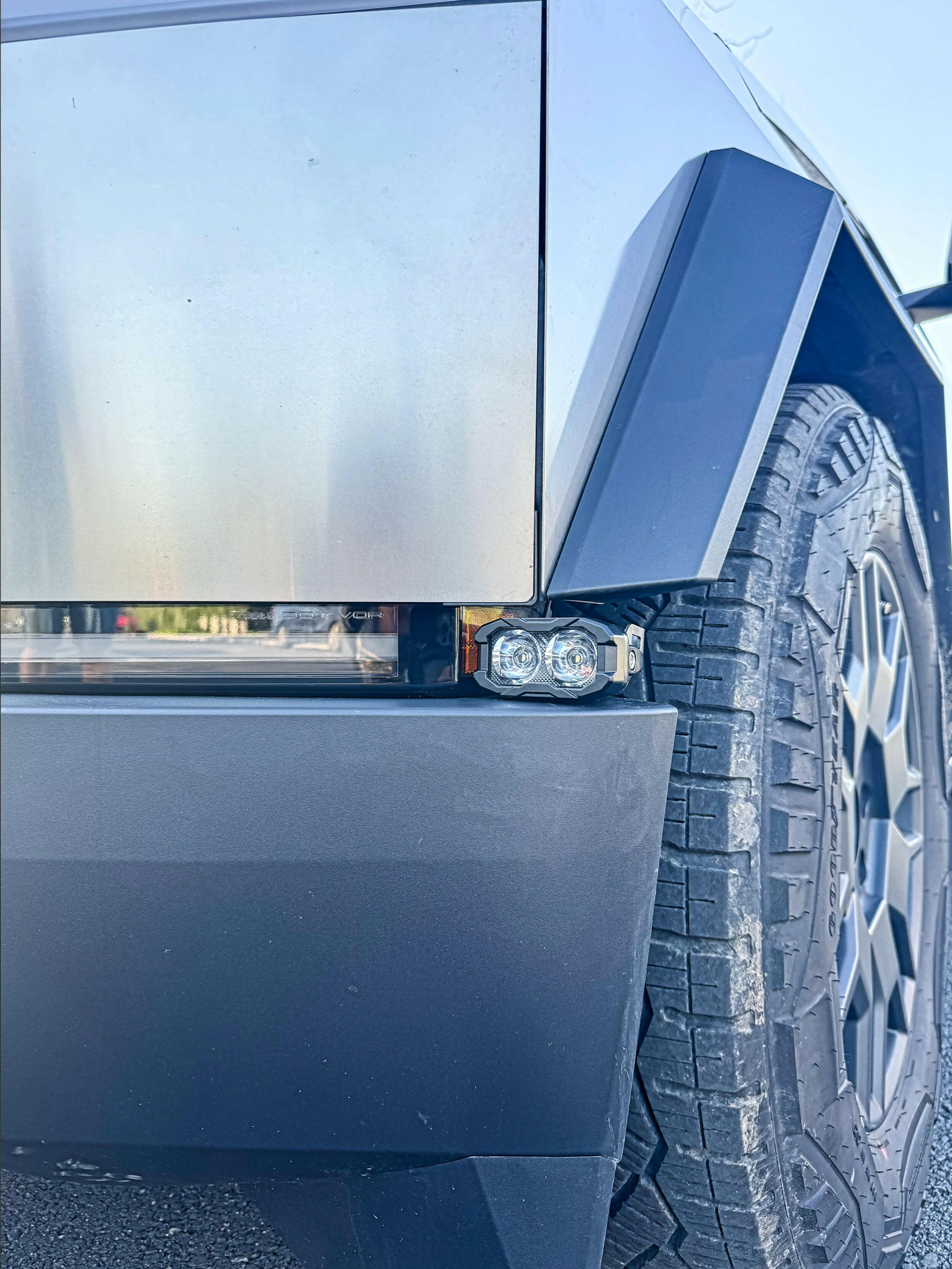 Tesla Cybertruck Bumper Light Pods - Image 4