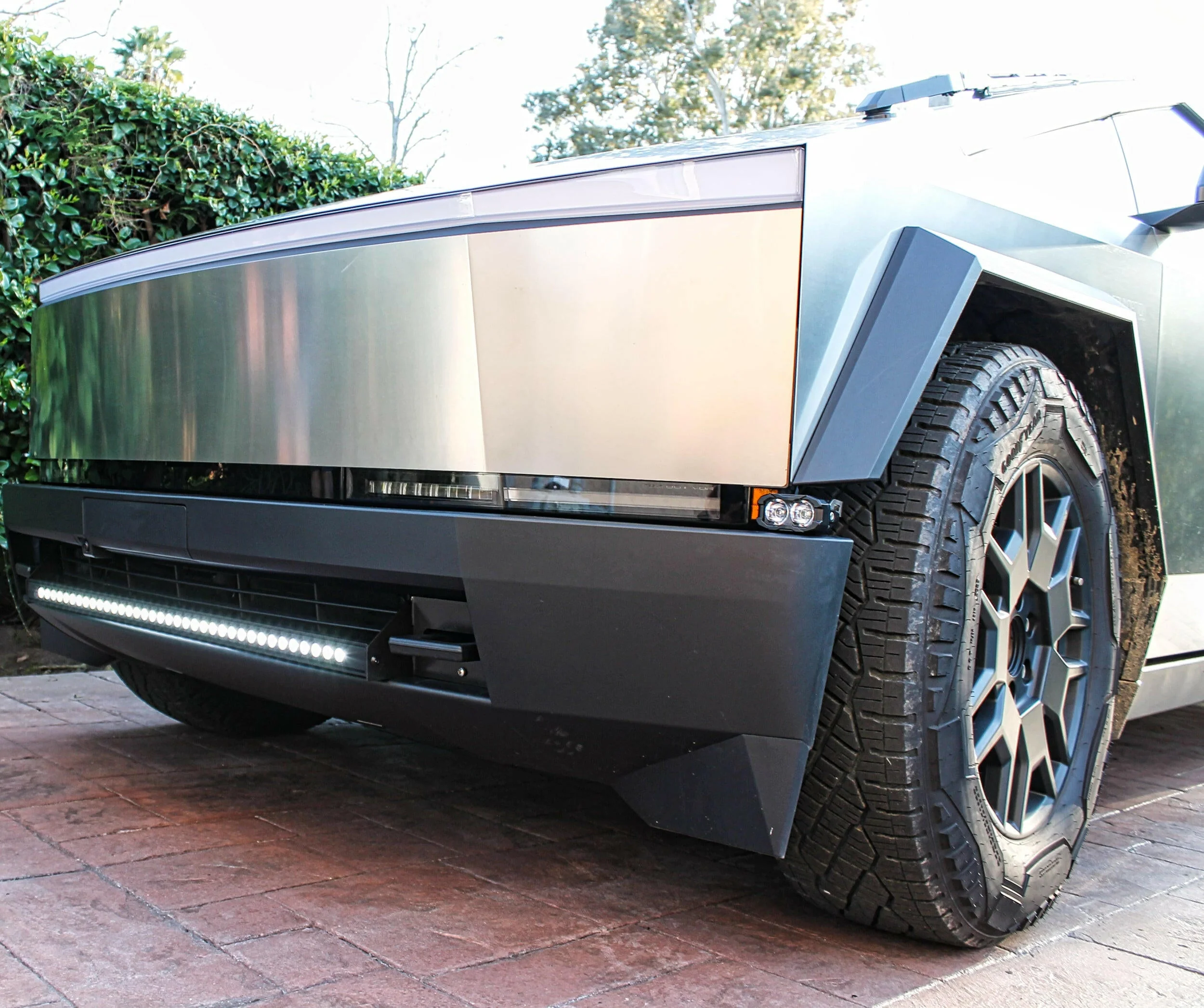 Tesla Cybertruck - Curved 40in Light Bar - Slim - Image 4